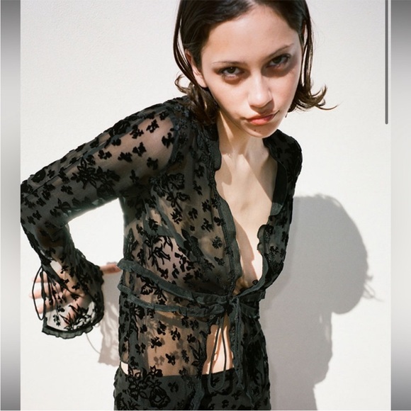 Realisation Par Tops - Realisation Par - The Anaïs